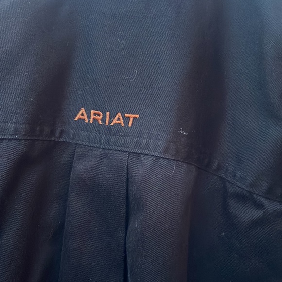 Black ARIAT button down - Picture 5 of 8